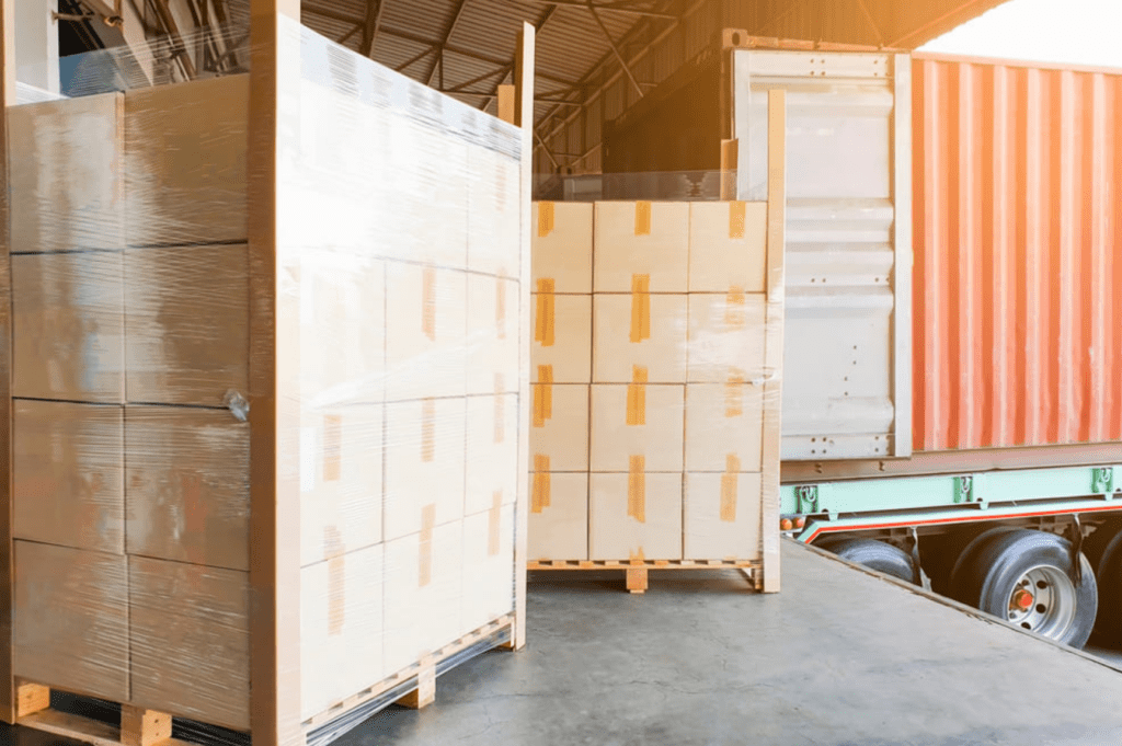 3PL cross docking services in Kansas City, ensuring fast and seamless transportation and distribution of goods.