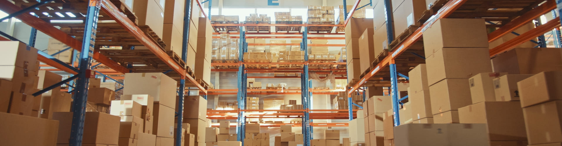 Dynamic warehouse space scaling with OLIMP platform for seasonal demand changes