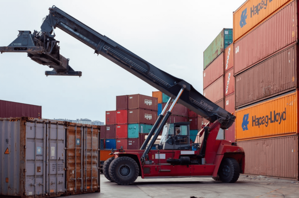 How transloading and drayage can benefit your logistics operations.