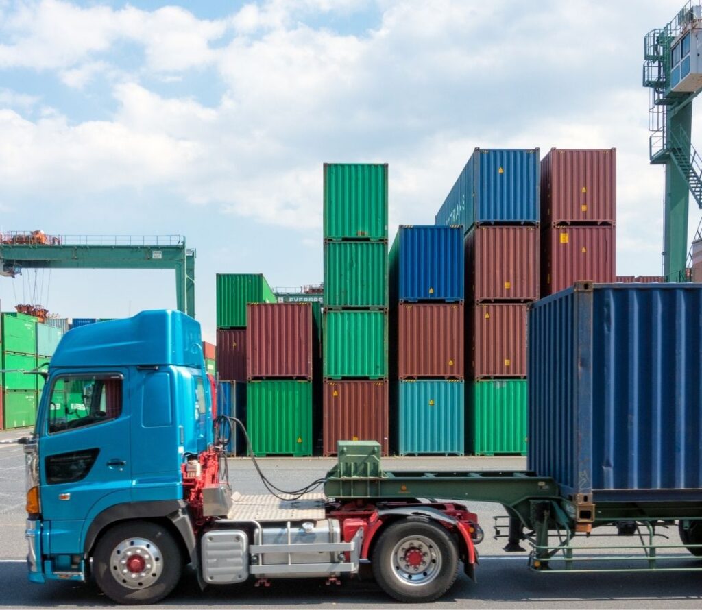 Comparing transloading and drayage for effective logistics