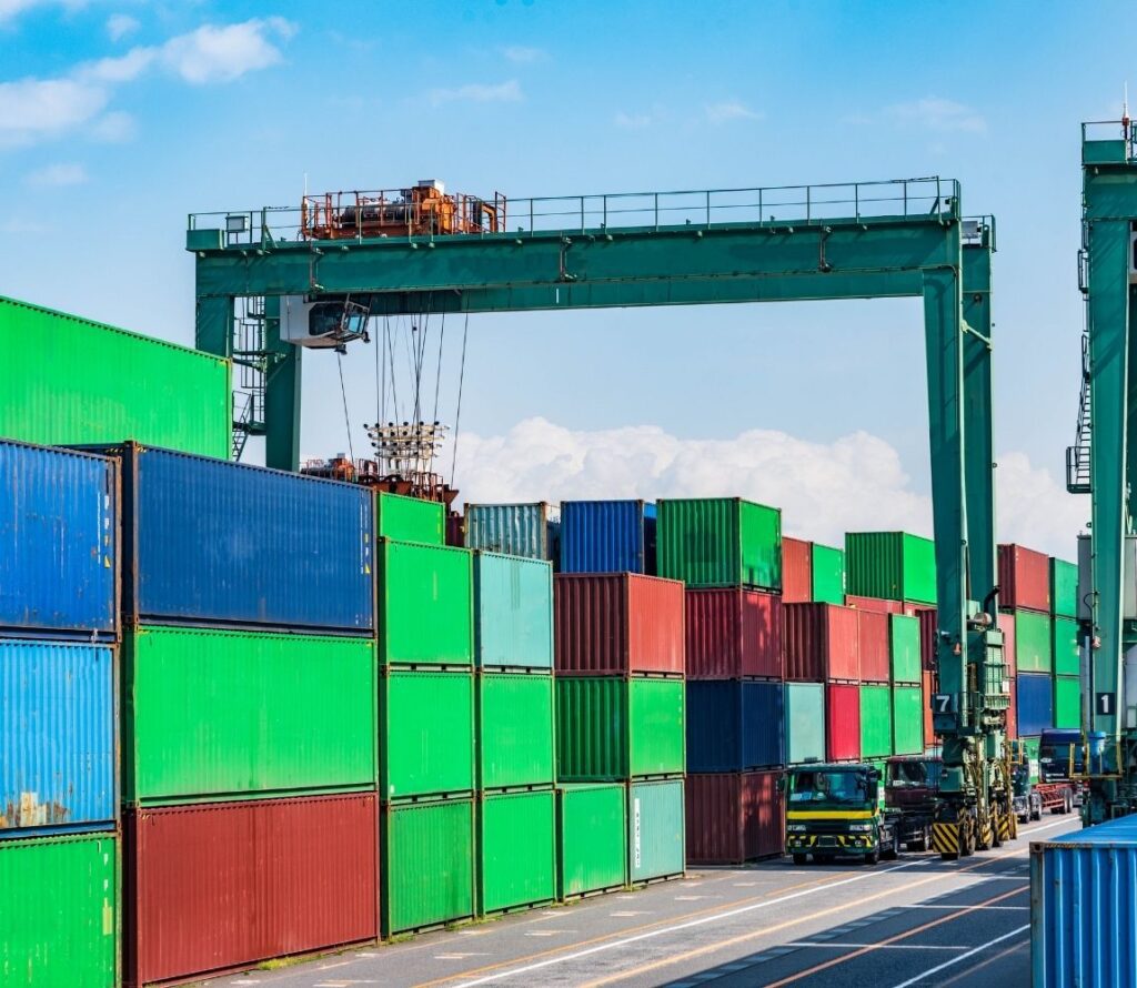 Utilize our expert transloading and drayage services for timely deliveries and cost savings.