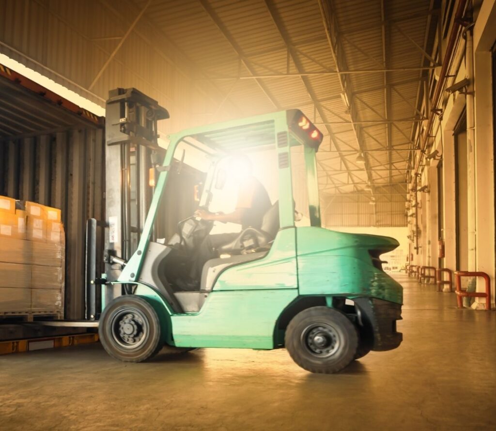 Learn the difference between cross-docking and traditional warehousing with OLIMP Warehousing.