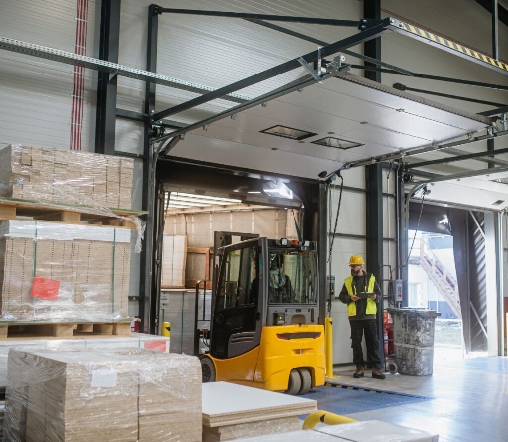 Speed up your supply chain and reduce costs with OLIMP’s innovative cross-docking services in Springfield, Missouri.