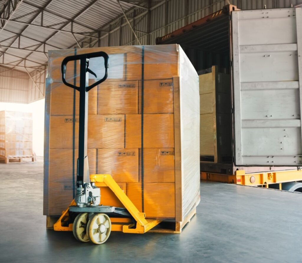 Streamline your logistics processes and reduce costs with our Louisville cross-docking services.