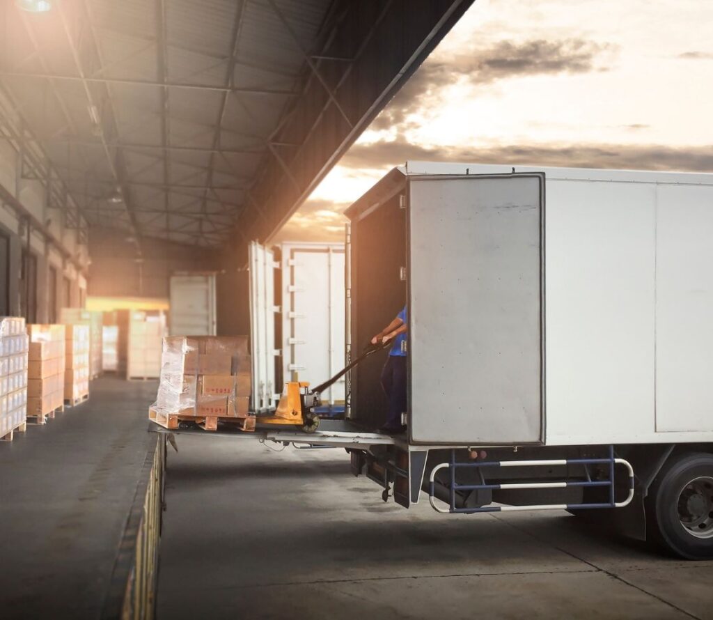 Optimize your supply chain with OLIMP’s 24/7 cross-docking services, designed to streamline logistics and reduce inventory costs in Albuquerque.