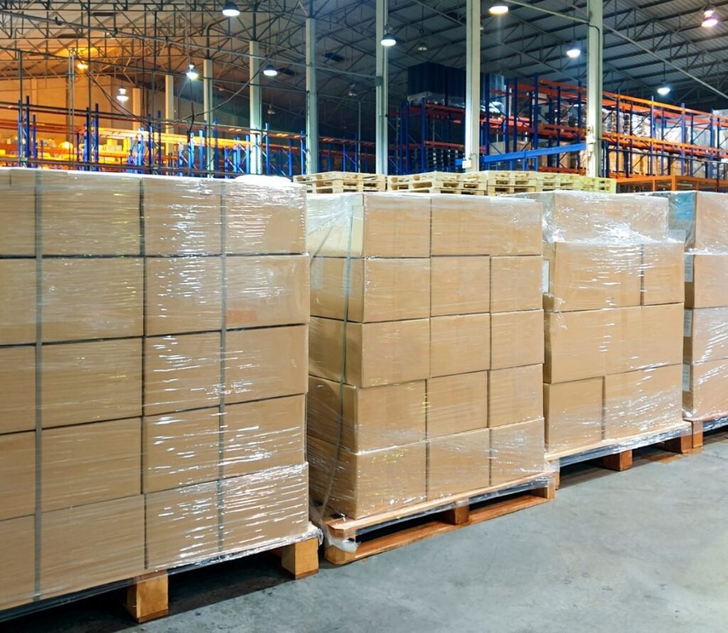 Our pallet rework services help you save on storage and logistics costs while improving warehouse efficiency in Knoxville.