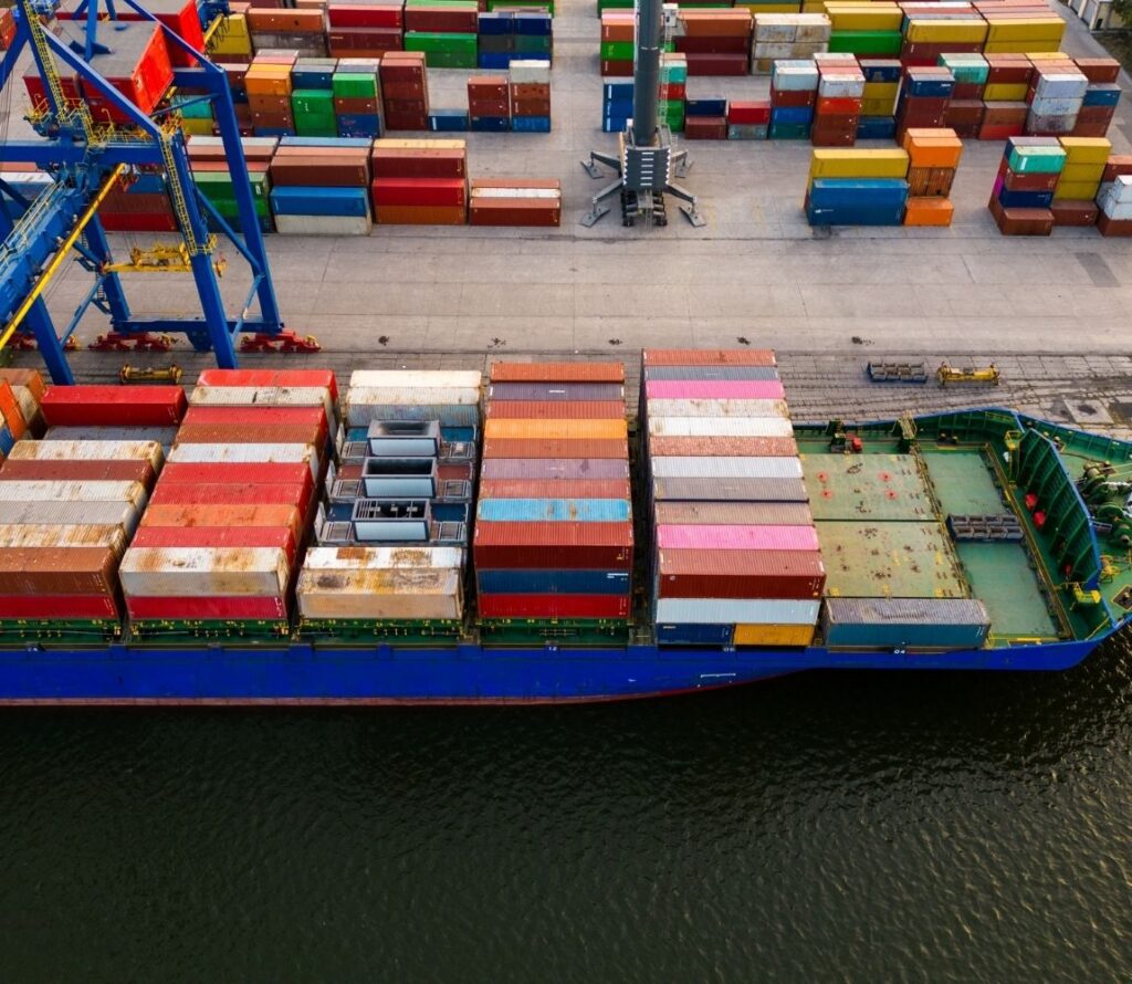 Experience the benefits of quicker, safer, and more cost-effective storage and distribution with our tailored transloading and drayage services.