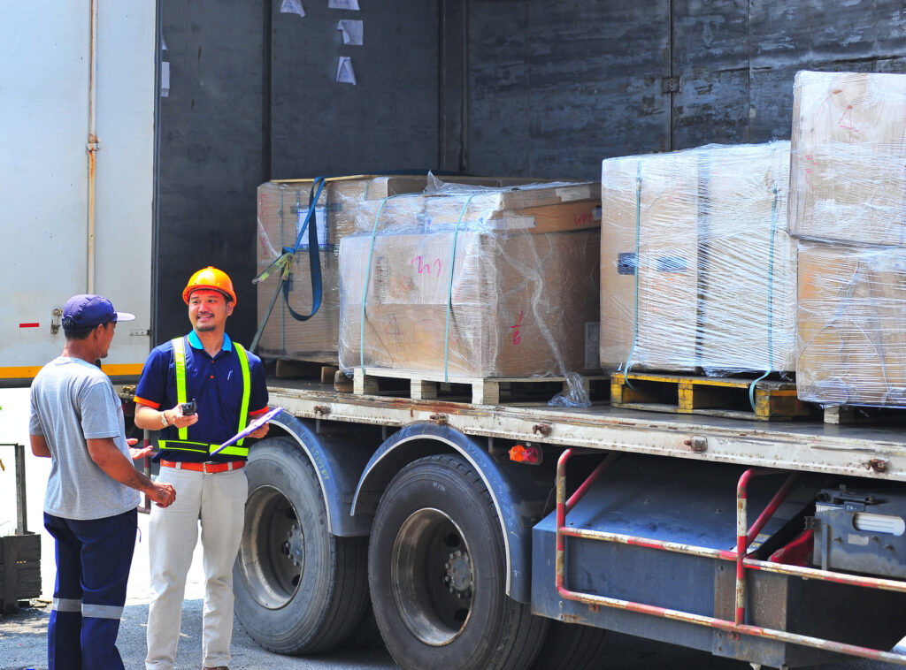 Steps of consolidated delivery and shipping: collection, sorting, packing, transportation, and final delivery.