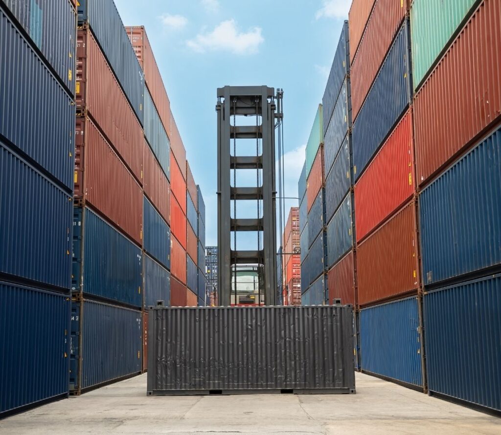 Lower your carbon footprint and boost operational efficiency with our sustainable transloading warehouse solutions.