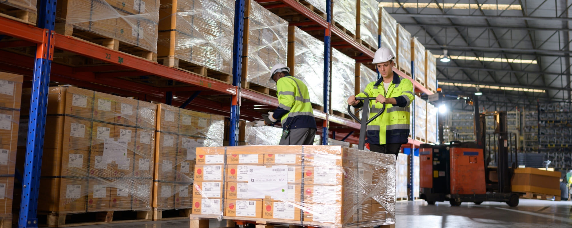 Public warehouse services offering flexible storage solutions for various industries, ensuring efficient inventory management and distribution.