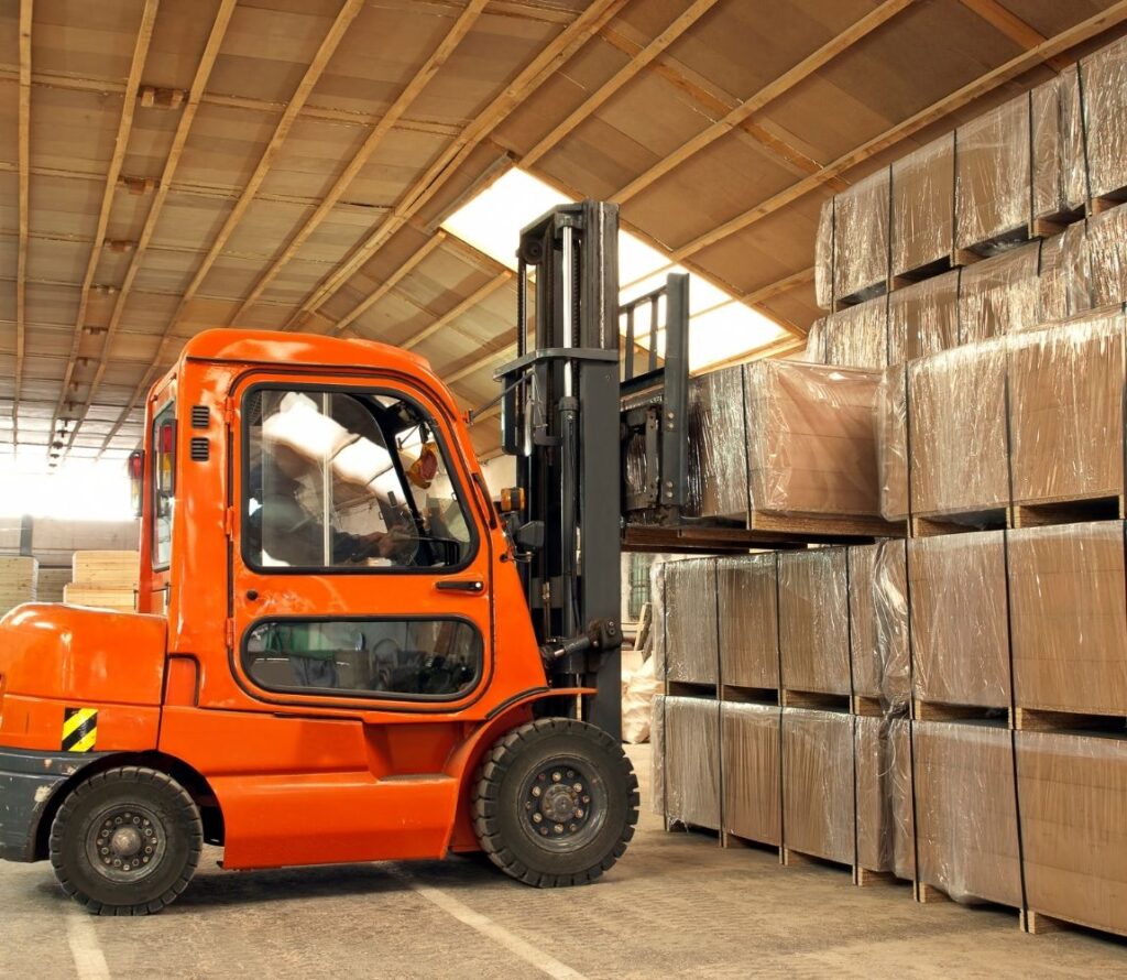 24/7 cross-docking operations for carrier and broker freight in Cheyenne