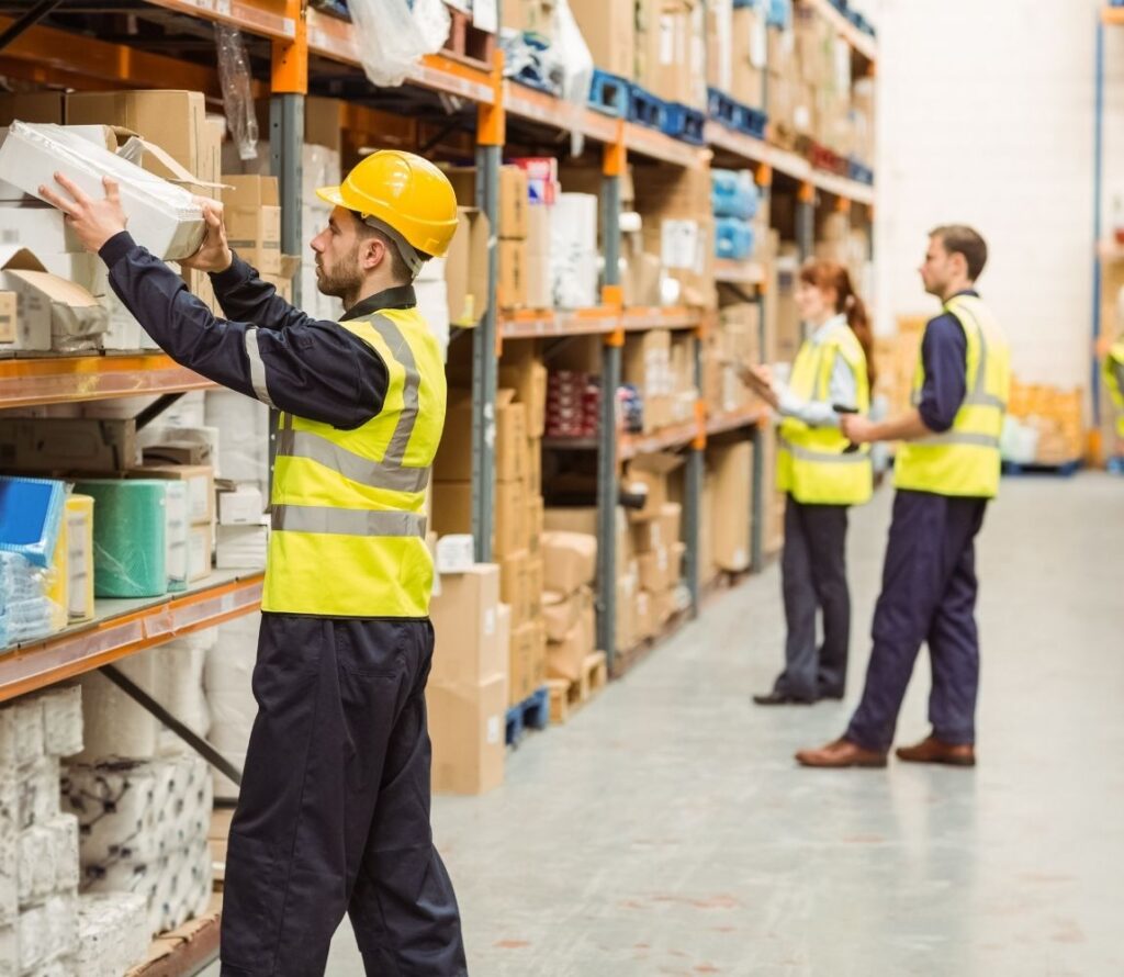 OLIMP Warehousing ensures the safe and efficient storage of your goods with cutting-edge warehousing systems and solutions.