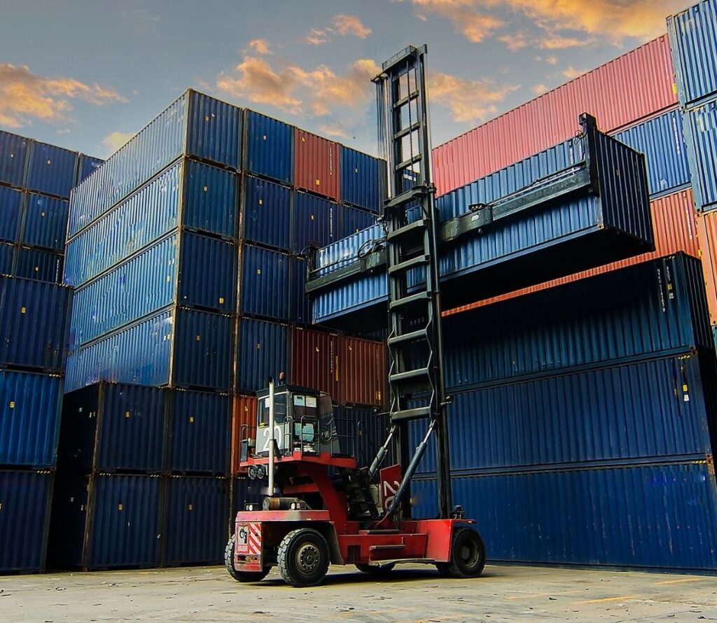 Streamline your logistics with OLIMP Warehousing’s reliable transloading solutions, offering faster, cost-effective and fully trackable cargo transfers.