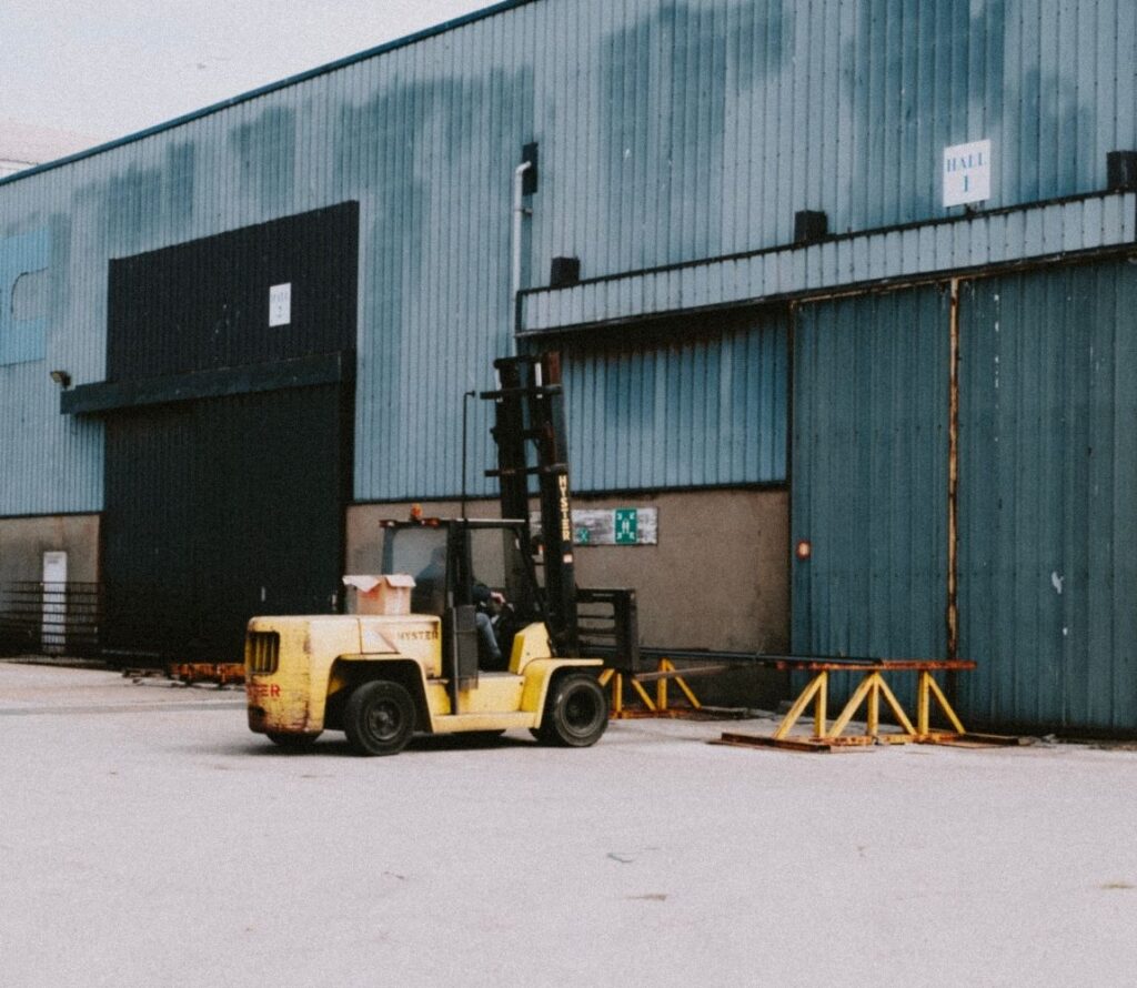Cross docking operation in Jackson WY transferring freight between trucks