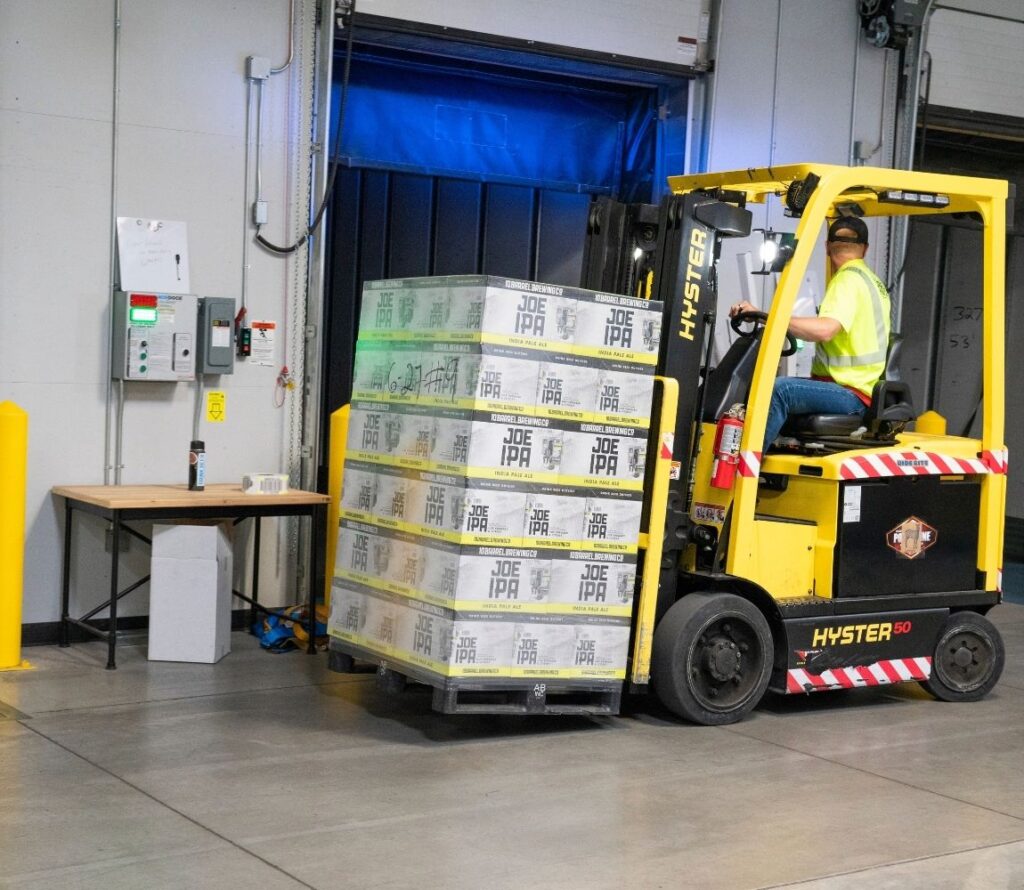 Reduce warehouse costs and speed up your delivery process with cross docking services in Fresno.