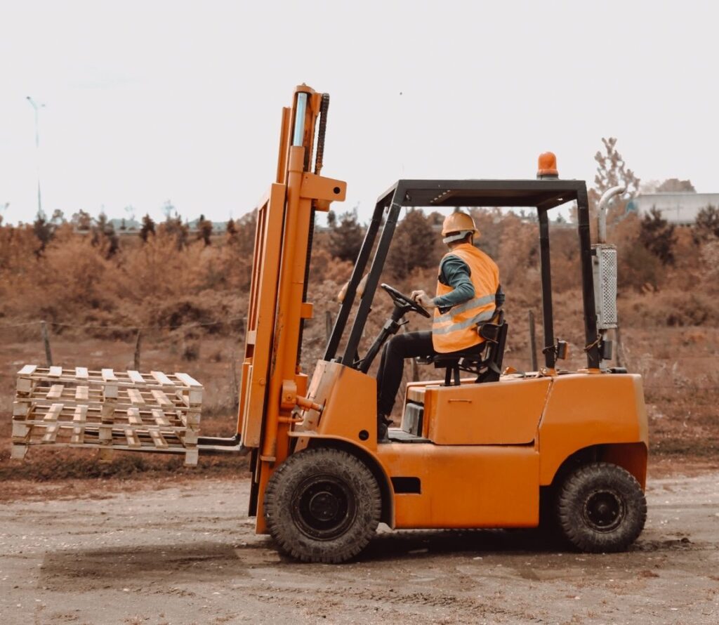 Speed up your operations with cost-saving cross docking services designed to minimize storage time and maximize delivery efficiency.