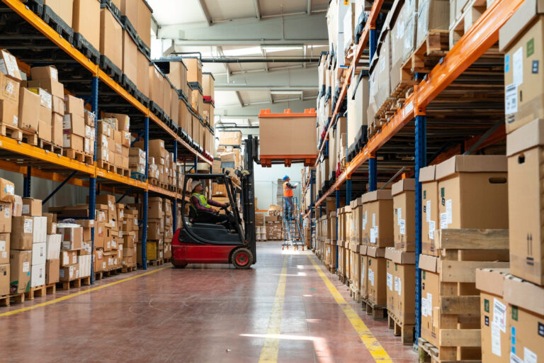 3PL vs Own Warehouse: Best Logistics Choice for SMBs
