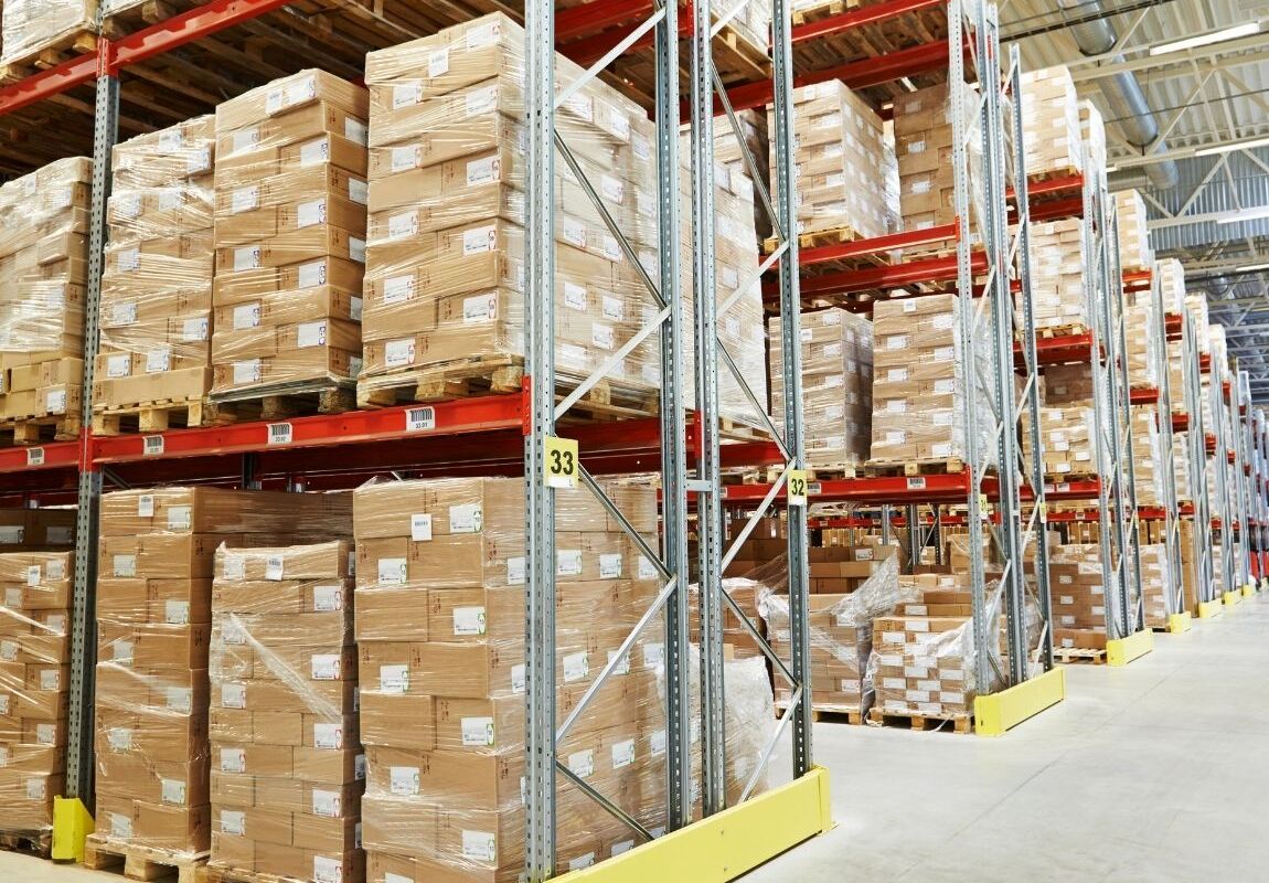 Guide for small businesses on finding the right 3PL partner and leveraging micro fulfillment for fast, cost-effective delivery.