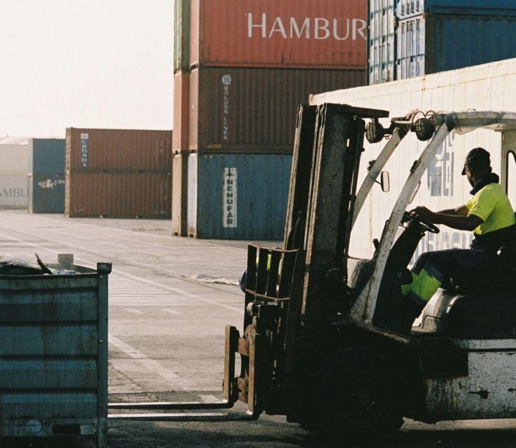 Rail transloading & storage facilities and integrated warehouse services for streamlined logistics in Auburndale.