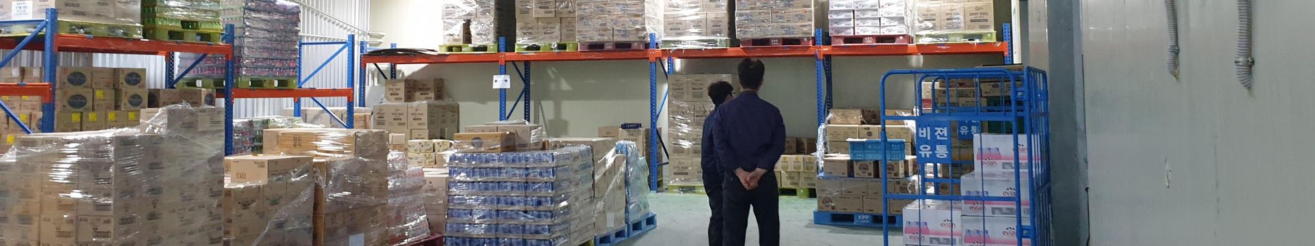 Warehouse staff scanning items with barcode scanners for error-free 3PL fulfillment and mispick prevention.