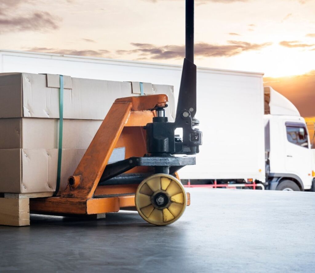 On time express cross docking process ensuring fast and reliable product transfers