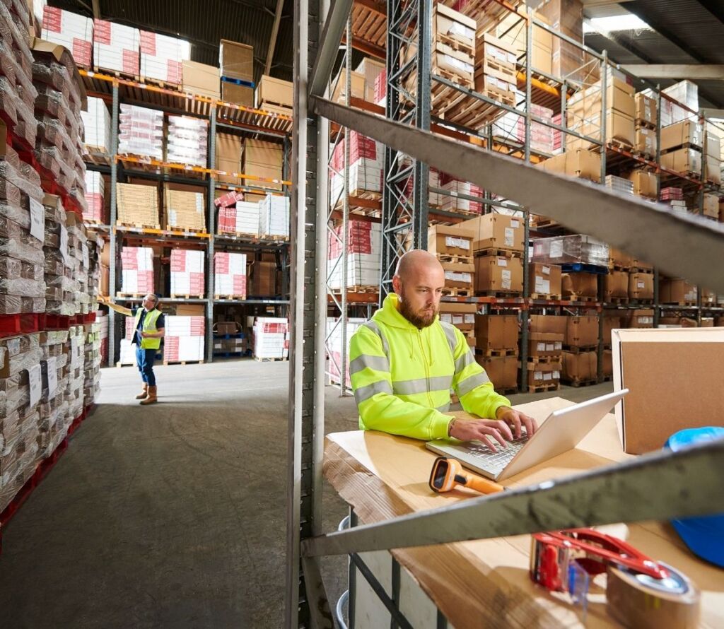 Enhancing customer satisfaction through integrated warehousing solutions.