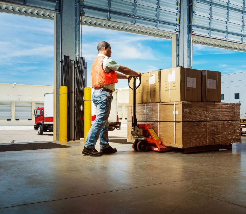Cross docking companies optimizing delivery timelines and reducing storage costs