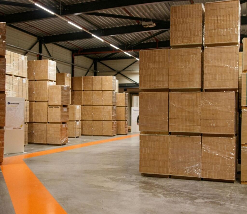 Warehousing and logistics solutions supporting efficient supply chain management