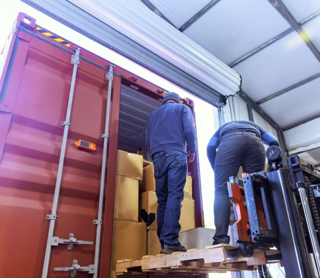 Cross docking solutions designed to reduce storage time and logistics costs