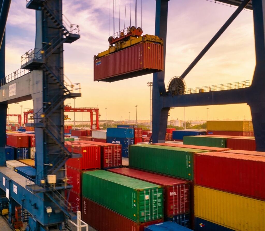 Transloading company offering integrated freight handling and cost efficiency