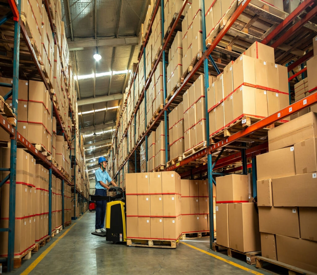 Cold storage warehouse with smart inventory tracking systems