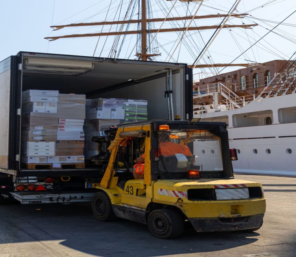 Cross docking warehouse facility in Taylor, PA designed for speed and efficiency