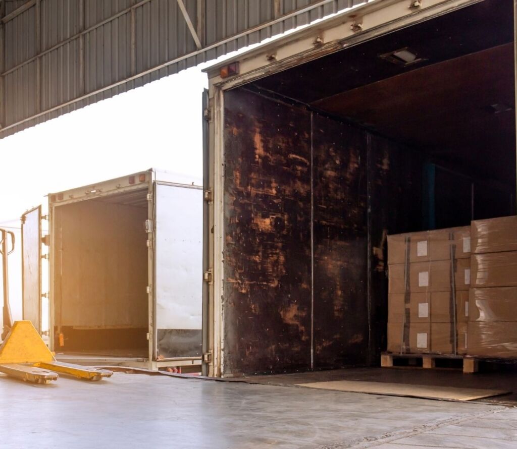 Rapid shipment handling with cross docking 3PL services