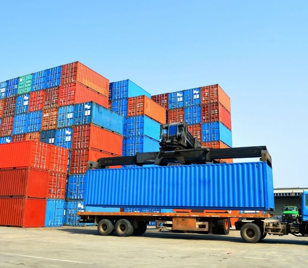 Optimizing supply chain operations with integrated transloading and drayage solutions