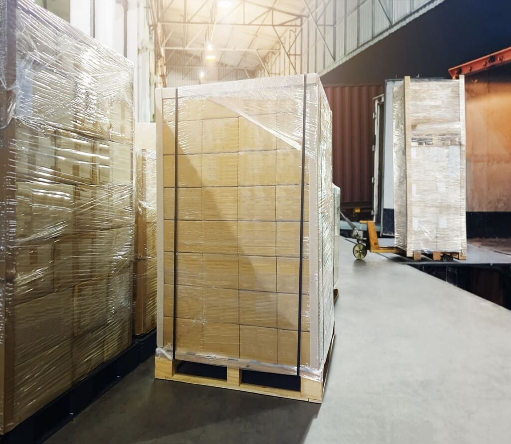 Rail-to-truck transloading and drayage services for streamlined regional distribution in LaVergne, TN